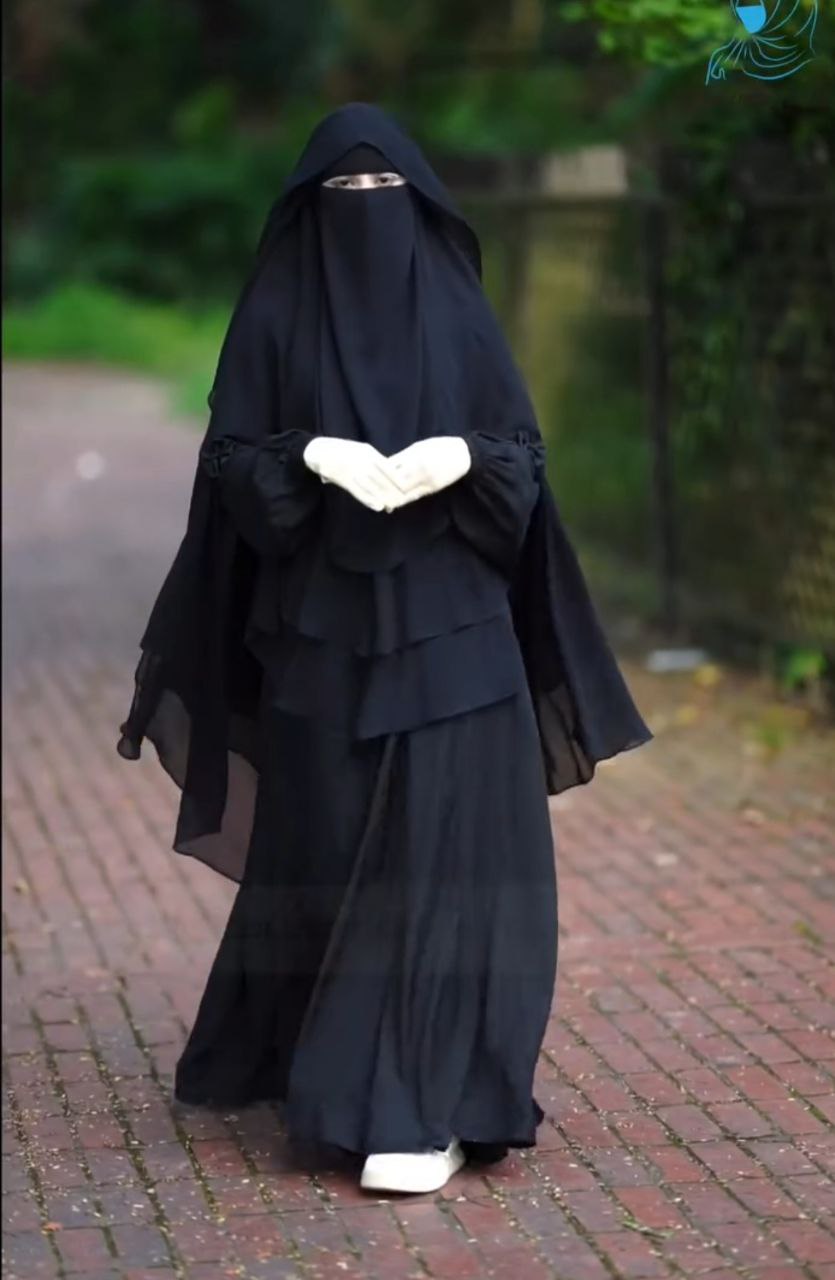 طقم عفاف (عباية +وشاح الغشوة + نقاب + قفازات)