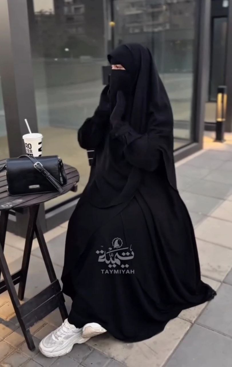 الطقم الفرنسي (حجاب + اسدال+ نقاب مع قفازات مجانية)