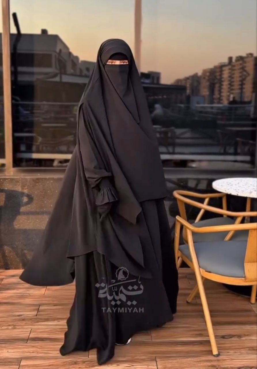طقم الحياء (حجاب+ اسدال+ نقاب + قفازات)